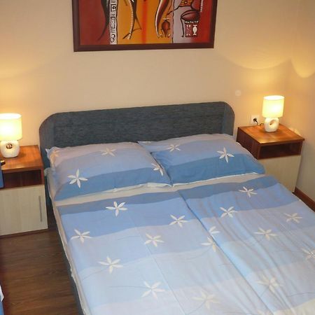 Eszter Apartmanhaz Hajdúszoboszló Exterior foto