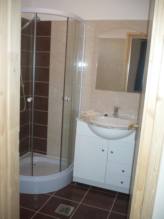 Eszter Apartmanhaz Hajdúszoboszló Exterior foto