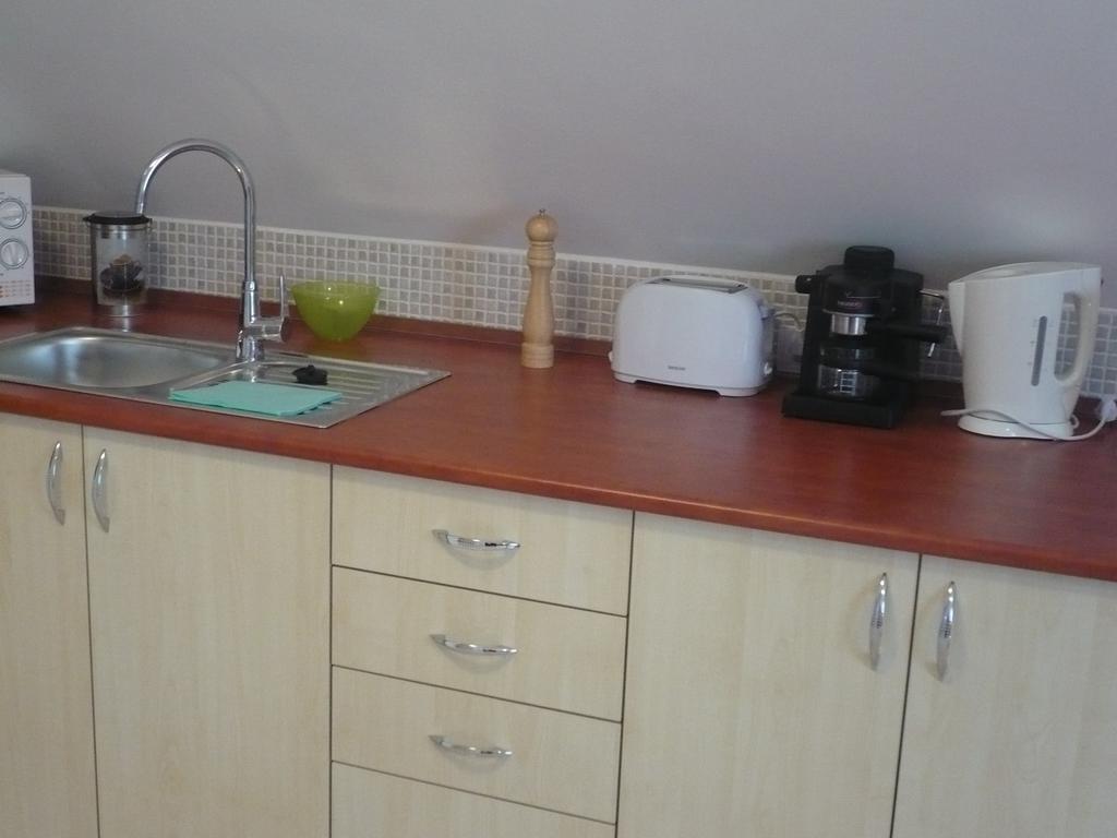 Eszter Apartmanhaz Hajdúszoboszló Exterior foto