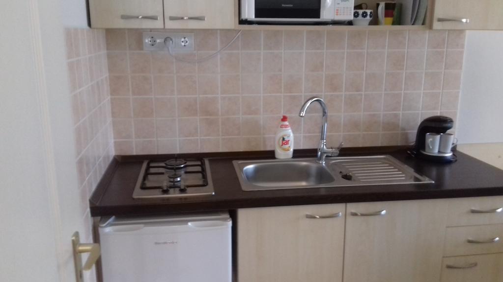 Eszter Apartmanhaz Hajdúszoboszló Exterior foto